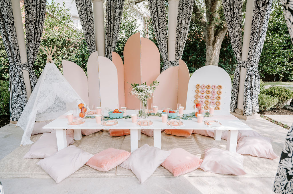 Wanderlust Picnic luxury picnic full display for one sweet peach birthday